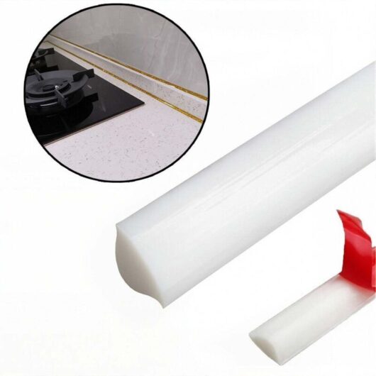 Self-adhesive PVC caulking tape, waterproof, DIY suitable for worktops, ceilings, sealing moldings, baseboards, and moldings - 5 meters x 8mm, white
